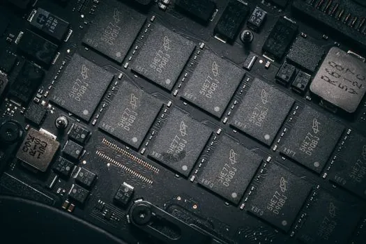 DRAM memory market share by manufacturer - Application mix and regional weighting