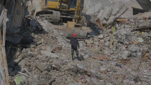 Sander selection for demolition work - Dust control and operator protection thresholds