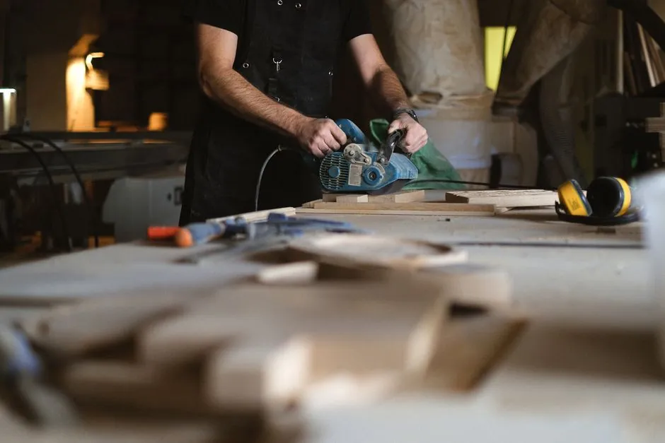 Sander selection for electrical installation work: grit, speed, dust, and hazardous-area