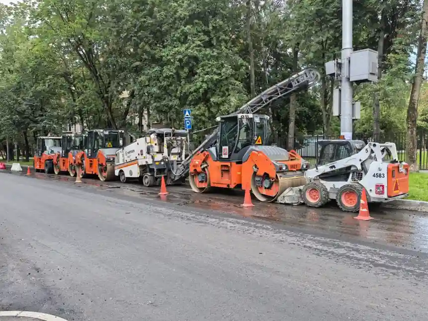 Sander Selection for Road Maintenance: Class, Abrasive, and Throughput Map