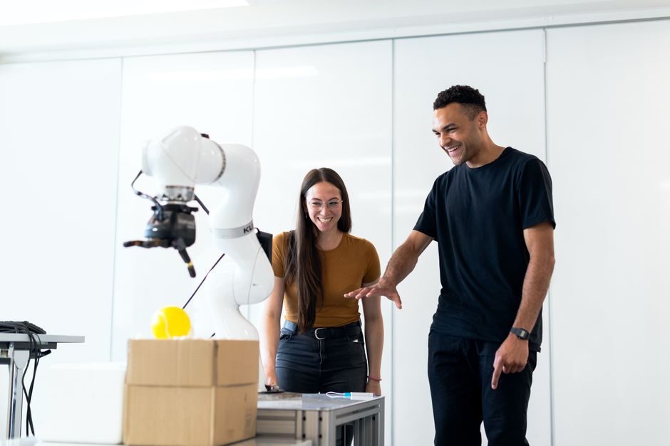 SCARA vs Cobot: Spec-Driven Selection Map for Assembly Cells