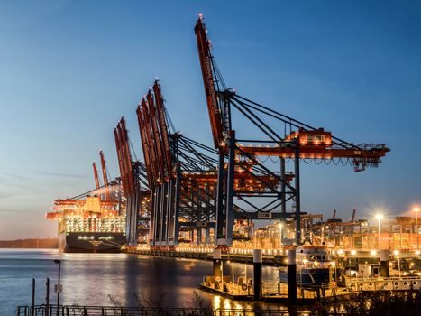 Screw Conveyor selection for port logistics - Comparison: Shafted vs Shaftless vs Vertical at Port Duty