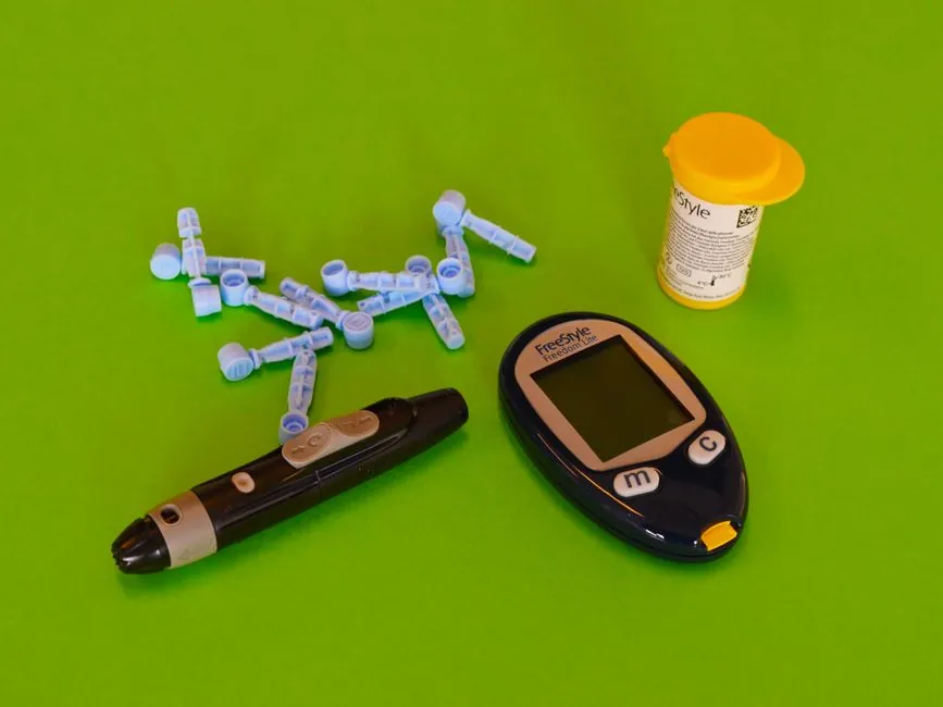 Selecting medical-grade polycarbonate: spec map, sterilization fit, and failure modes