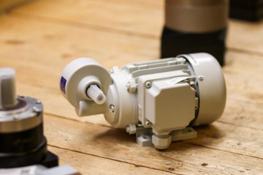 servo drive vs ac motor for duty cycle - VFD-Driven AC Motor: Built for Long Steady-State Runs