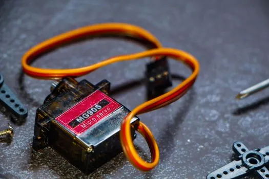 best Servo Motor for power generation - Who should specify a servo motor and who should not