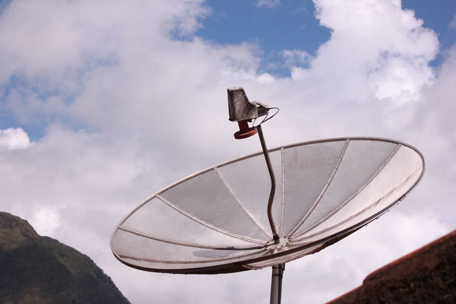 Signal Repeater Selection: Five Binding Gates for 2026 Spec Maps