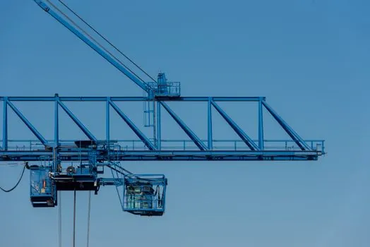 Single Girder Crane selection for urban infrastructure - Hoist Pairing, Controls and Safety Stack