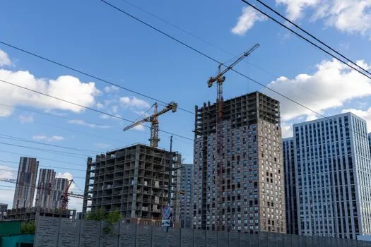 Single Girder Crane selection for urban infrastructure - Limitations and Common Failure Modes to Spec Out
