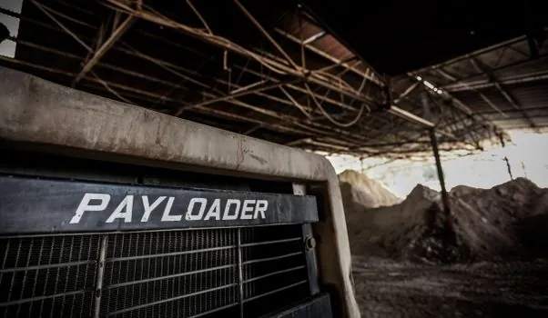 Skid Steer Loader selection for agriculture - Step 3: Hydraulic Flow and High-Flow Options