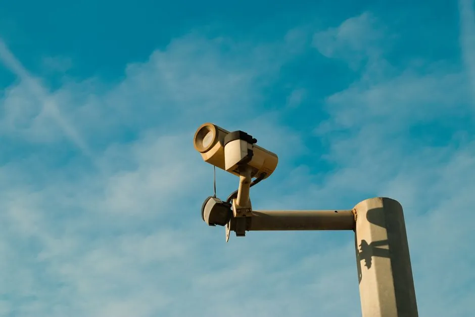 Smart Camera vs PC-Based Machine Vision: 2026 Spec Decision Map
