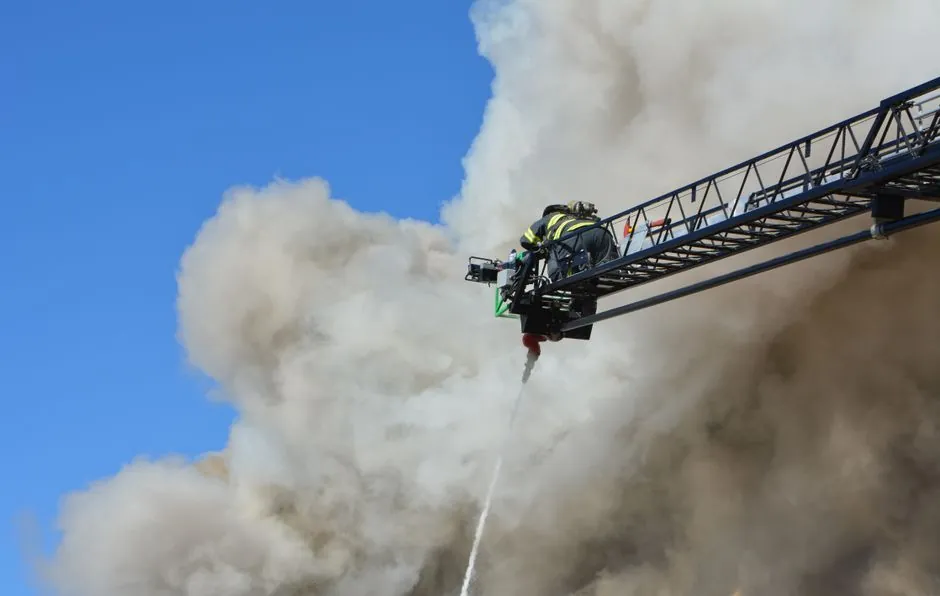 Smoke Detector Selection for Work at Height: 2026 Spec Map