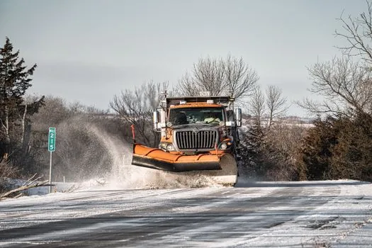 Truck-Mounted Crane selection for snow removal - Standards and Verification Trail