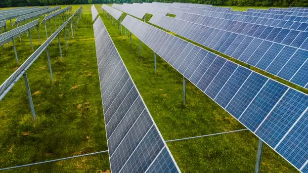 solar glass procurement strategy guide - Supply Chain Risks and Compliance Landmines in 2026