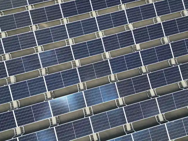 Solar Glass Procurement: Spec Map, Soda Ash Sourcing, and 2026 Supply Risks