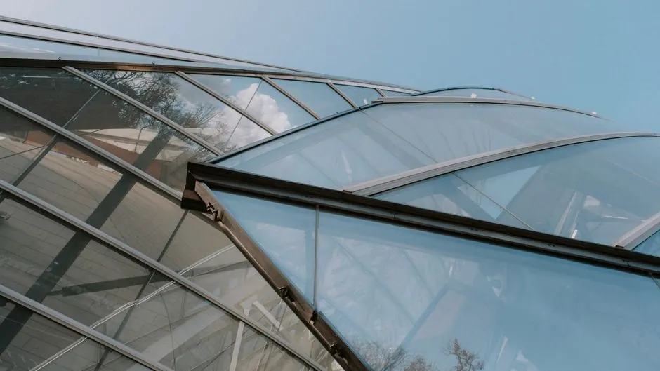 Solar Glass Sourcing from China: Spec, Cert and Supplier Map