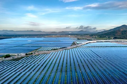 solar panel sourcing from China guide - Inverter pairing and balance-of-system compatibility
