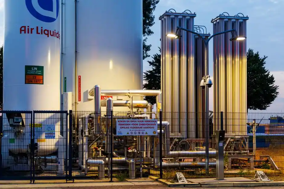 Sourcing Petrochemicals from China: 2026 Buyer Spec Map