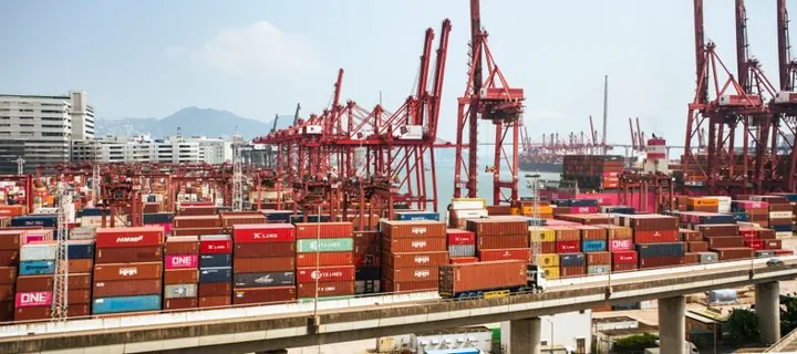 solar inverter sourcing from China guide - Logistics, MOQ, and the 2026 Trade Picture