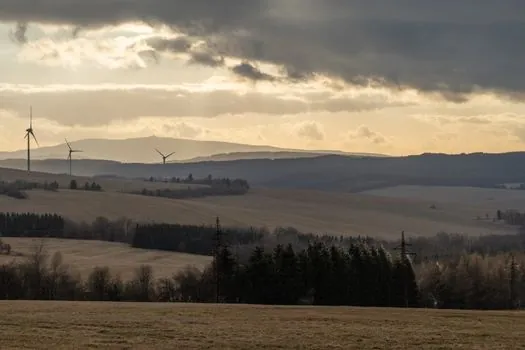 wind turbine sourcing from China guide - Comparison of Main Options a Chinese Small-Wind Buyer Will See