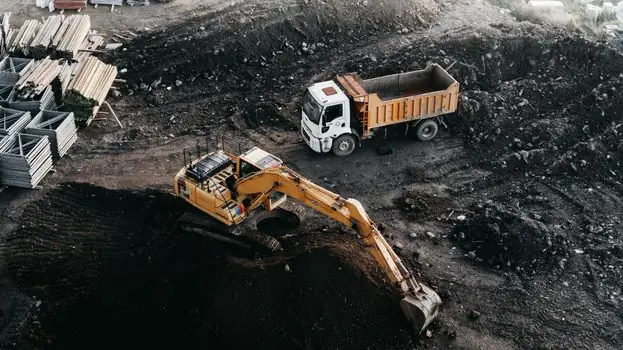Dump Truck selection for urban infrastructure - Comparison table: 4×2 versus 6×4 versus 8×4 on urban criteria