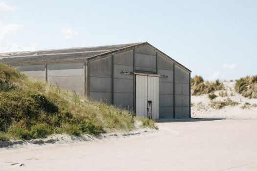 Special Cement selection for warehouses - Surface hardener choice: metallic, mineral, or none