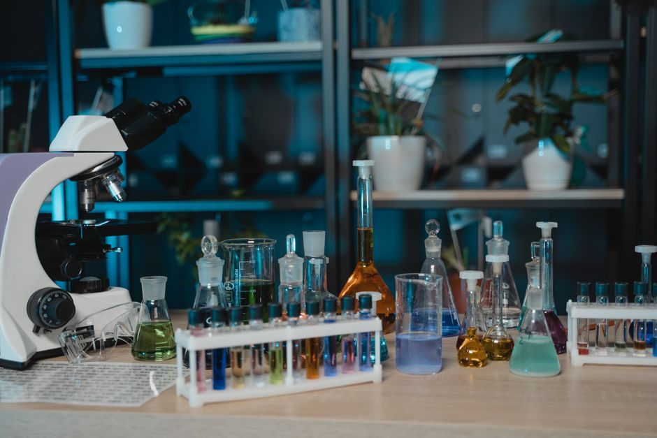 Specialty Chemicals 2026: Bio-Feedstocks, SSbD, AI R&D Reshape Sourcing