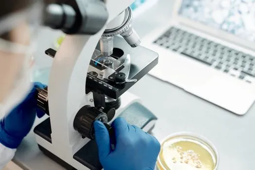 Spectrophotometer vs Online Water Quality Analyzer - Spec Comparison Across the Main Options