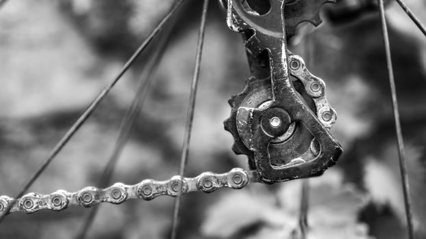 Sprocket total cost of ownership analysis - Cost driver #1: material and tooth hardness