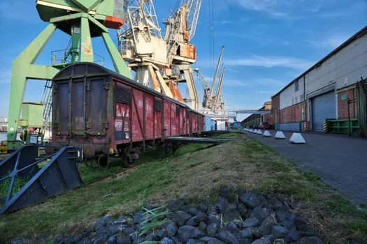 Stacker Crane selection for warehouse automation - Selection Criteria and Common Pitfalls