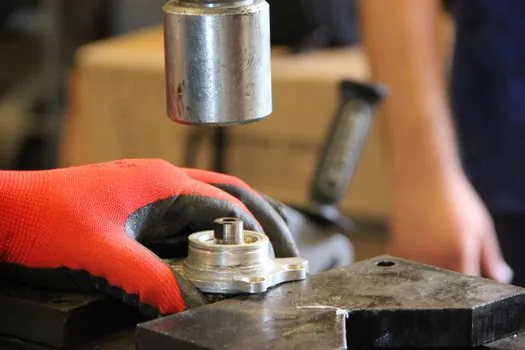 Static Pressure Molding Machine selection for hardware manufacturing - Flask vs. Flaskless and Workshop Layout