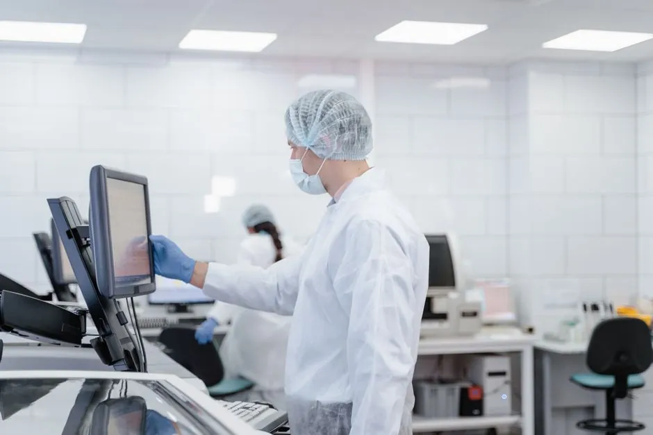 Steel plate selection for cleanrooms: grade, finish, and thickness gates