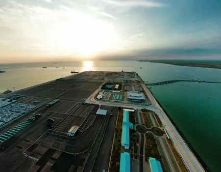 Strapping Machine selection for port logistics - Port-zone layout and machine form factor