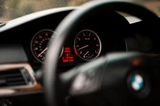 Tachometer selection criteria - Output signal: analog, pulse, and fieldbus