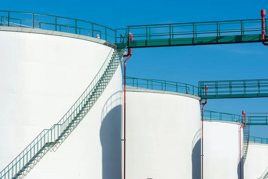 Tank cleaning machines for agriculture: nozzle type, tank size and residue match-up