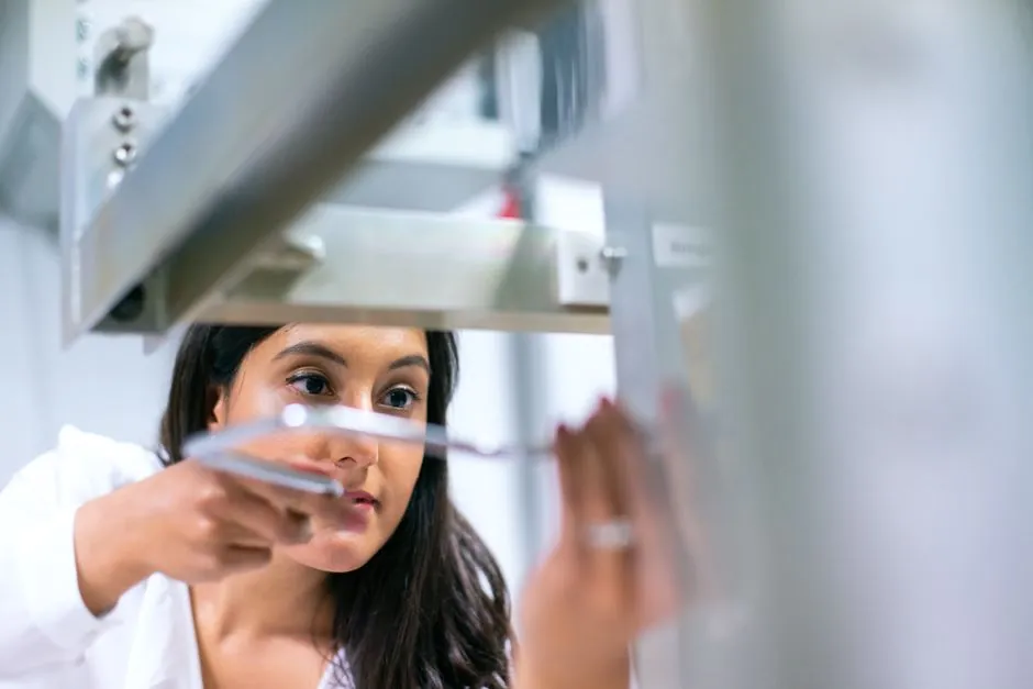 Tensile Testing Machine Buying Guide 2026: Frame, Capacity, Standard