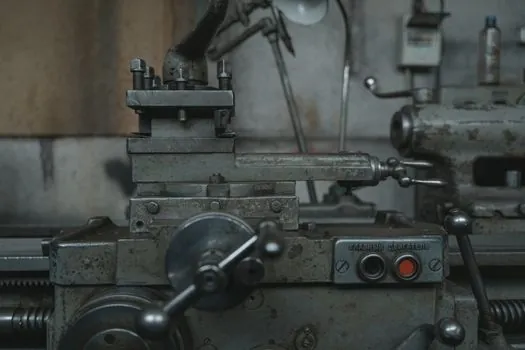 Tool & Die Steel selection for mold and die making - Selection Criteria, Comparison Matrix, and Sourcing Gates