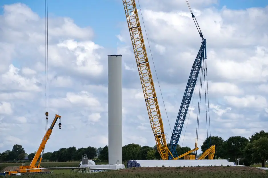 Tower crane selection for agricultural builds: 2026 spec map