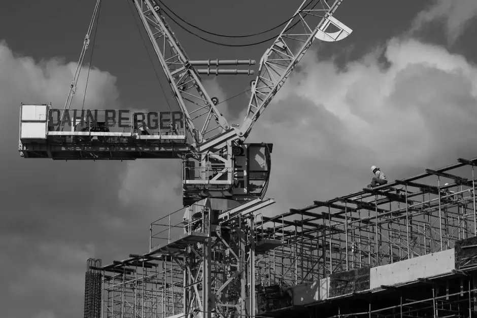Tower Crane Selection for Landfill Operations: Spec Gates 2026