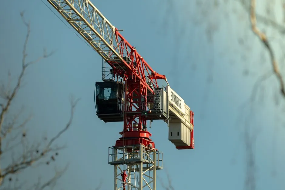 Tower Crane Selection for Quarrying: Spec Map for Heavy-Duty Stone Sites