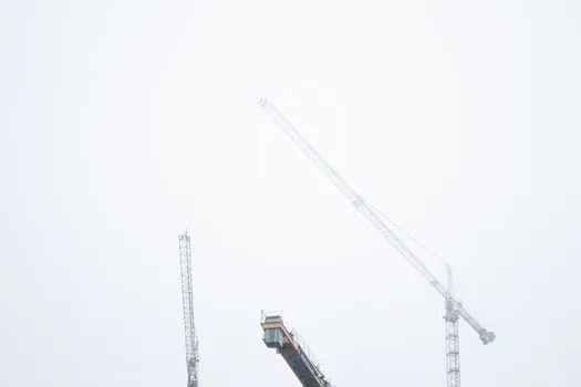 Tower Crane selection for urban infrastructure - Signalling, Load Monitoring, and Adjacent System Integration