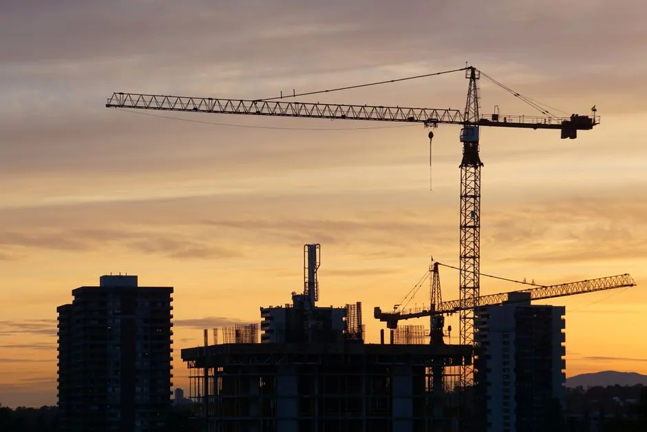 Truck crane selection for urban infrastructure: capacity, boom, and tail-swing gates