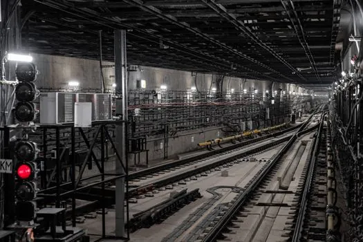 Asphalt Paver selection for tunneling - Wear-Parts Inventory for Underground Service
