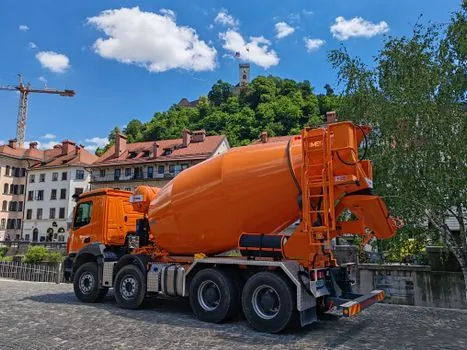 Concrete Mixer Truck selection for tunneling - Chassis and hydraulic system choice for tunnel duty
