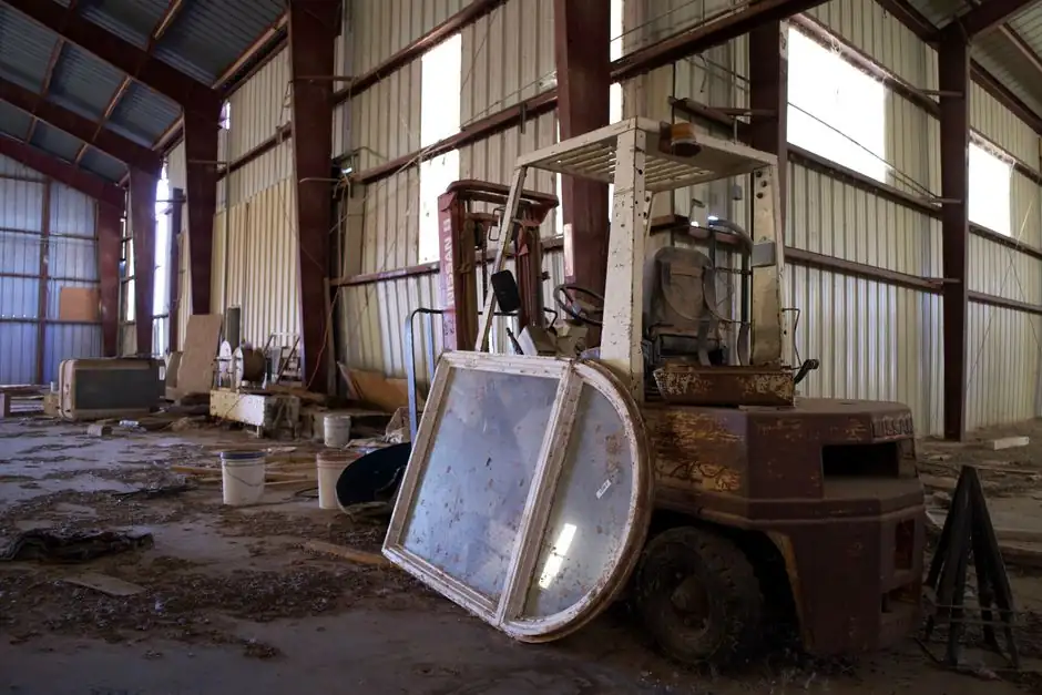 Tunneling rough terrain forklift spec path: ground clearance, 4WD, and low-headroom fit