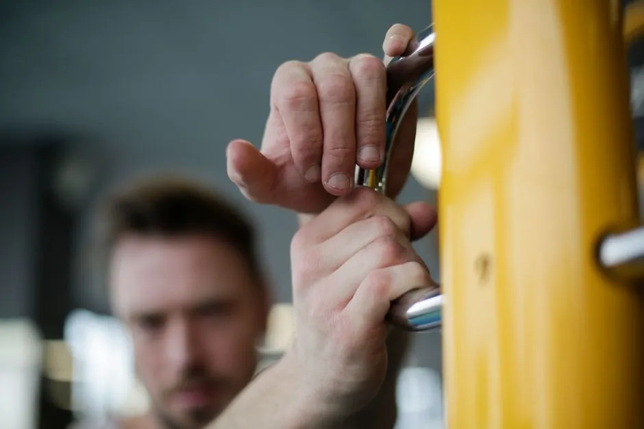 Two-Hand Control Selection for Confined Space Entry