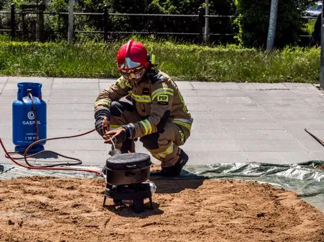 Two-Hand Control selection for firefighting - Limitations, failure modes, and what two-hand is NOT for