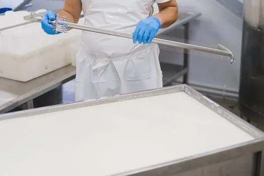 Two-Hand Control selection for food processing - Standards and sourcing discipline