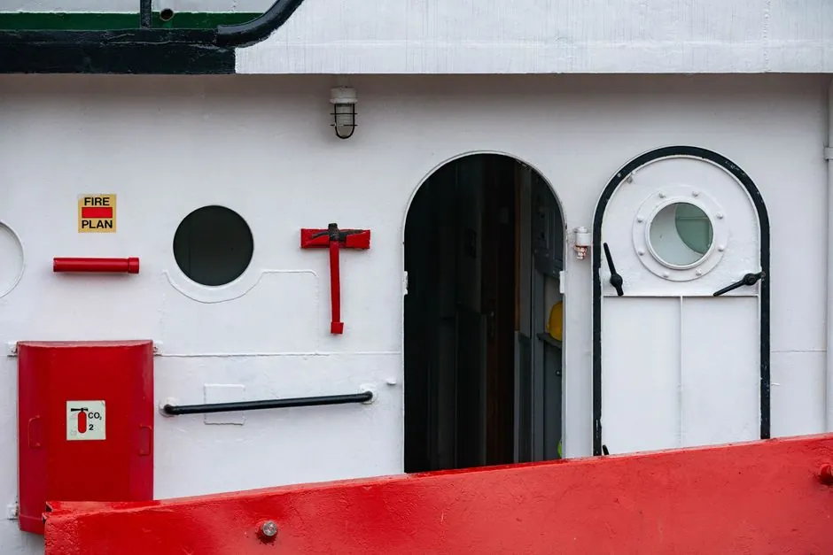 UHMWPE Selection for Marine Engineering: Grade, Thickness, and Friction Specs