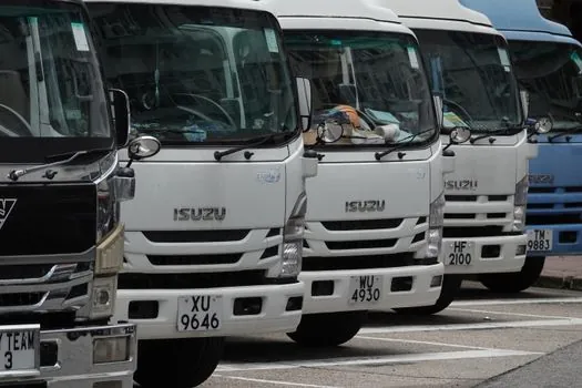 Aerial Work Truck selection for urban infrastructure - Chassis, GVW, and the Outrigger Trade-Off