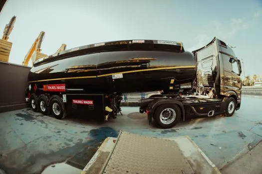 Concrete Mixer Truck selection for urban infrastructure - Concrete Pump Truck and Trailer Options: When the Drum Is Not Enough